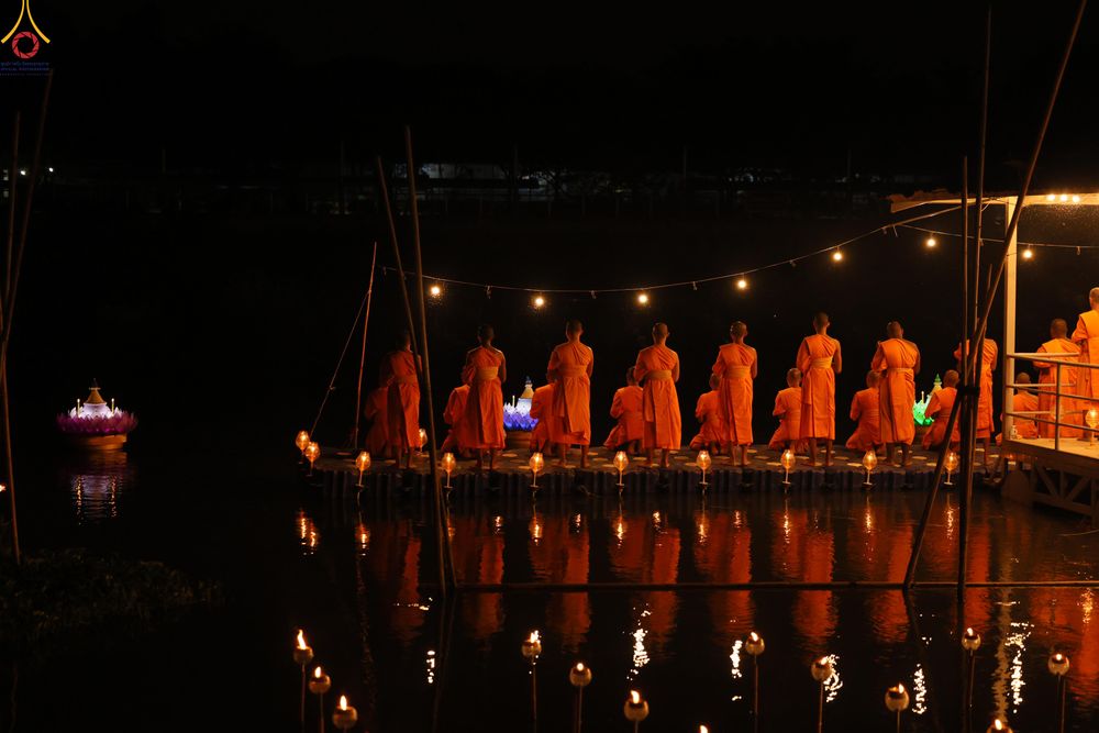 ภาพ No.301346:วันที่ 22 มกราคม พ.ศ. 2569 พิธีลอยประทีปธรรมถวายเป็นพุทธบูชา และบูชาธรรมมหาปูชนียาจารย์  ณ อนุสรณ์สถานลำดับที่ 5 สถานที่เผยแผ่วิชชาธรรมกายครั้งแรก อนุสรณ์สถานบางปลา วัดบางปลา อำเภอบางเลน จังหวัดนครปฐม ในโครงการธรรมยาตรา กตัญญูบูชา มหาปูชนียาจารย์ พระมงคล