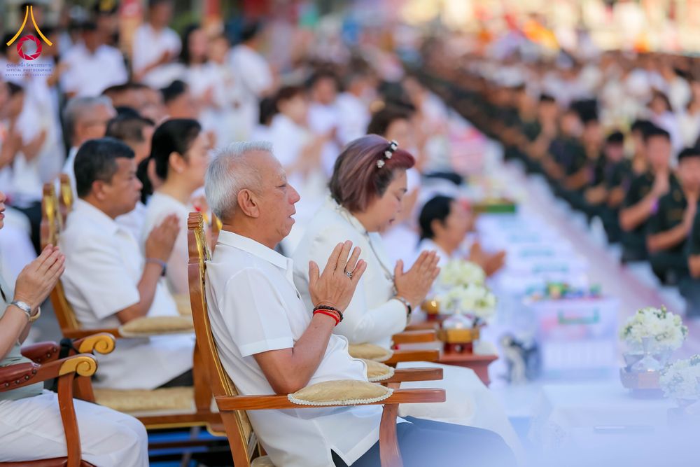 ภาพ No.313891:วันอาทิตย์ที่ 14 มีนาคม พ.ศ. 2569 ทำบุญเมืองหาดใหญ่ตักบาตรพระ 1,109 รูป เติมบุญใหญ่ หลังวิกฤตมหาอุทกภัย ณ ซุ้มประตูไชน่าทาวน์ ถนนศุภสารรังสรรค์ อ.หาดใหญ่ จ.สงขลา