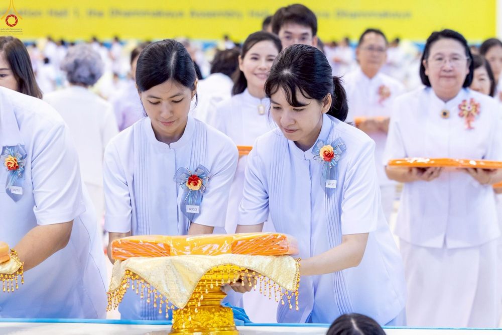 ภาพ No.244063:วันอาทิตย์ที่ 7 กันยายน พ.ศ. 2568 พิธีทอดผ้าป่าสมทบกฐินวัดพระธรรมกาย และสมทบกฐิน 30,000 วัดทั่วไทย ครั้งที่ 2 ณ ห้องแก้วสารพัดนึก 1 วัดพระธรรมกาย