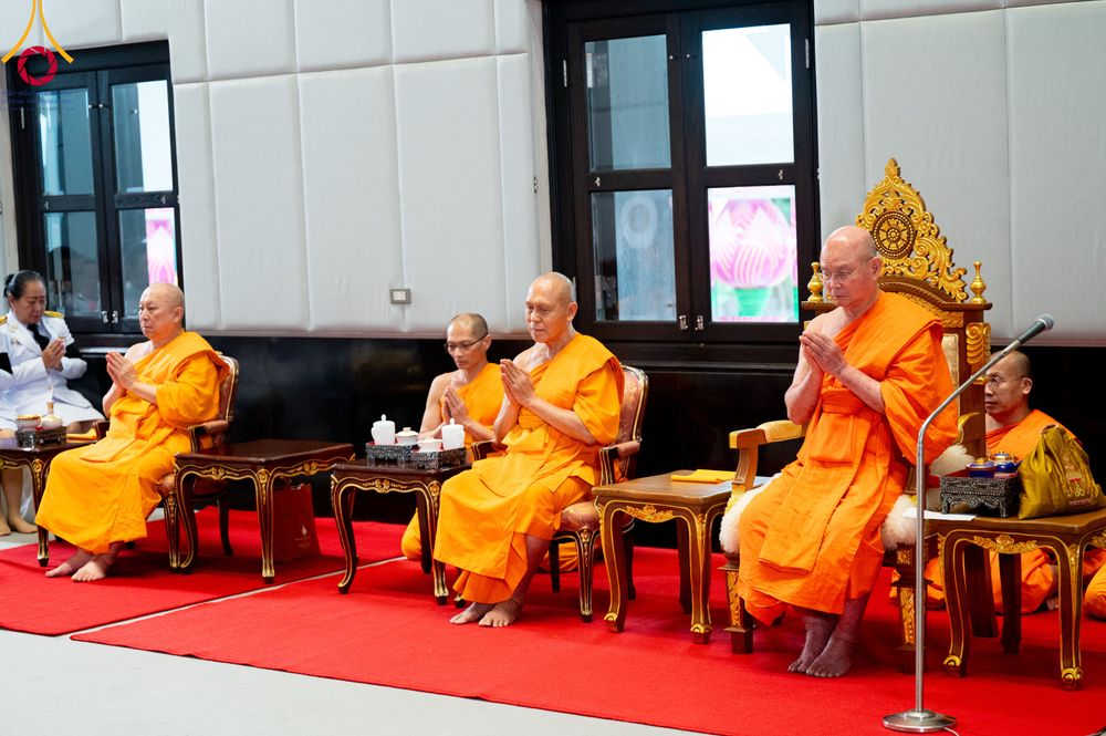 ภาพ No.332366:วันเสาร์ที่ 6 มิถุนายน พ.ศ.2569 พิธีต้อนรับสัญญาบัตร พัดยศ พระราชภาวนาวชิรวิเทศ วิ. ณ อุโบสถพระไตรปิฏก วัดพระธรรมกาย