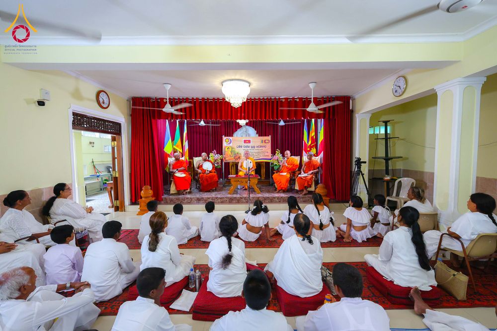 ภาพ No.317831:วันที่ 1 เมษายน พ.ศ. 2569 พิธีสวดธัมมจักกัปปวัตตนสูตรนานาชาติ ในวันพระใหญ่ ขึ้น 15 ค่ำ เดือน 5 (Poya Day)  ณ ศรีธรรมนันทะปิริเวนะ เเละ  วัดวิมลวิหาร นาวละ ประเทศศรีลังกา