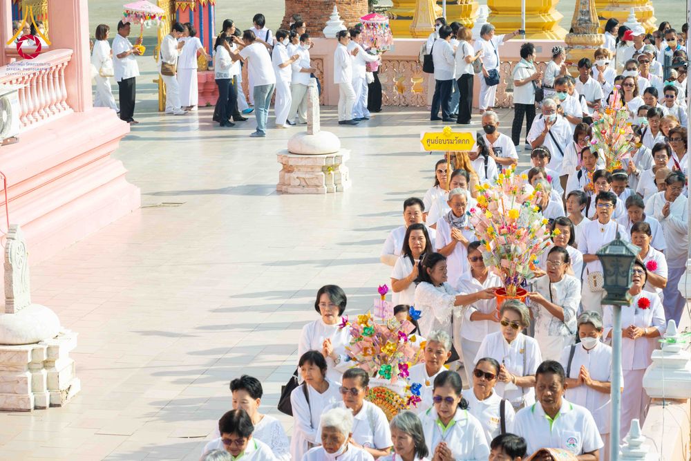 ภาพ No.304838:วันที่ 28 มกราคม พ.ศ. 2569 พิธีทอดผ้าป่าทำนุบำรุงศาสนสถาน ณ วัดบ่อทอง ต.คูขวาง อ.ลาดหลุมแก้ว จ.ปทุมธานี ในโครงการธรรมยาตรา กตัญญูบูชา มหาปูชนียาจารย์ พระมงคลเทพมุนี(สด จนฺทสโร) พระผู้ปราบมาร อนุสรณ์สถาน 7 แห่ง ปีที่ 14