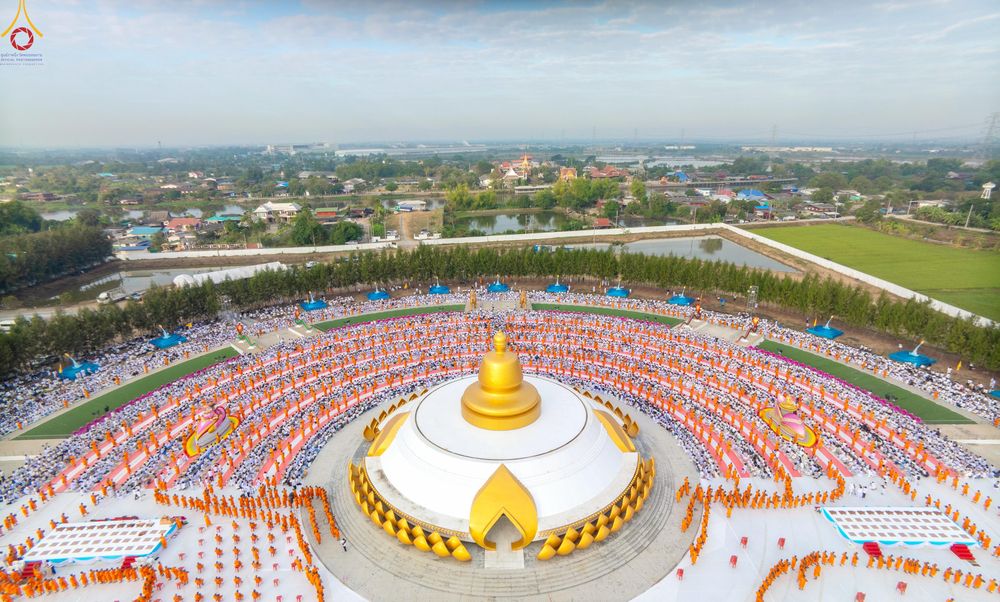 ภาพ No.302656:วันที่ 24 มกราคม พ.ศ. 2569 พิธีตักบาตรพระธรรมยาตรา(ภาพชุดที่ 2) ณ อนุสรณ์สถานลำดับที่ 5 สถานที่เผยแผ่วิชชาธรรมกายครั้งแรก อนุสรณ์สถานบางปลา วัดบางปลา อำเภอบางเลน จังหวัดนครปฐม ในโครงการธรรมยาตรา กตัญญูบูชา มหาปูชนียาจารย์ พระมงคลเทพมุนี(สด จนฺทสโร) พระผู