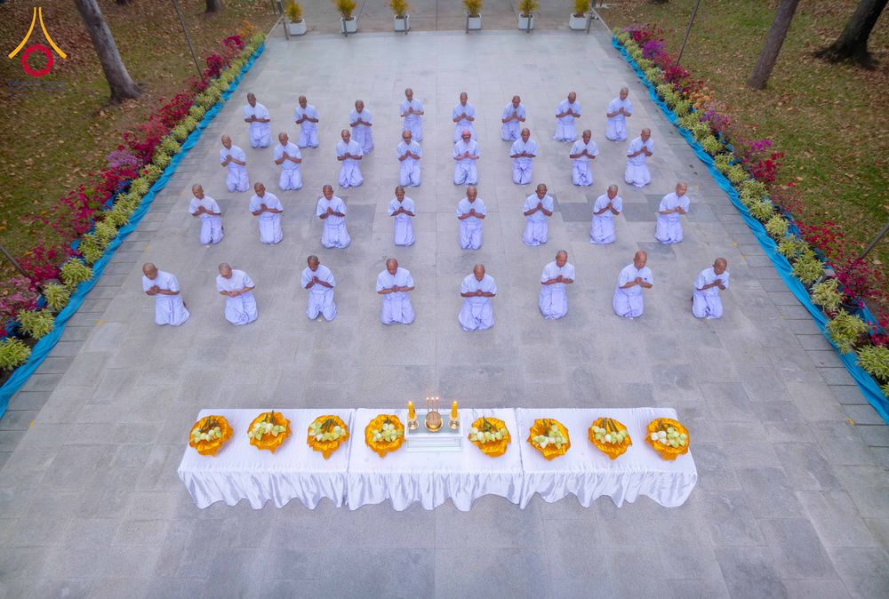 ภาพ No.298100:วันเสาร์ที่ 17 มกราคม พ.ศ. 2569 พิธีบรรพชาอุปสมบท โครงการอุปสมบทหมู่ บูชาธรรมครบ 117 ปี คุณยายอาจารย์มหารัตนอุบาสิกาจันทร์ ขนนกยูง  ณ อุโบสถพระไตรปิฎก วัดพระธรรมกาย