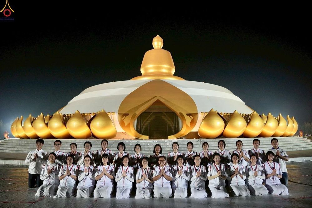 ภาพ No.306621:ภาพเบื้องหลังอาสาสมัครรวมใจ ชุดที่ 5 ในโครงการธรรมยาตรา กตัญญูบูชา มหาปูชนียาจารย์ พระมงคลเทพมุนี(สด จนฺทสโร) พระผู้ปราบมาร อนุสรณ์สถาน 7 แห่ง ปีที่ 14