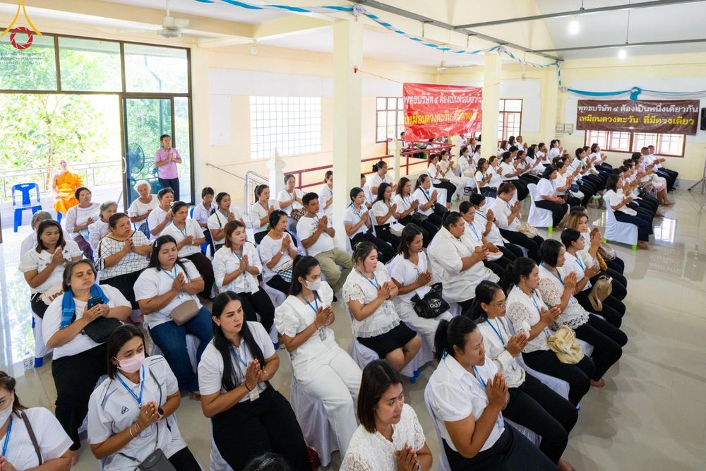 ภาพ No.137711:พิธีตักบาตร พิธีถวายสังฆทานแด่คณะสงฆ์ 323 วัด พิธีทำบุญอุทิศส่วนกุศลแด่ผู้วายชนม์ ในเหตุการณ์ความไม่สงบ 4 จังหวัดชายแดนภาคใต้ ปีที่ 20 ครั้งที่ 169 และพิธีมอบกองทุนหนุนแรงใจช่วยครูใต้ ปีที่ 17 ครั้งที่ 134 วันที่ 25 พฤษภาคม พ.ศ.2567 อ.ตากใบ จ.นราธิวาส