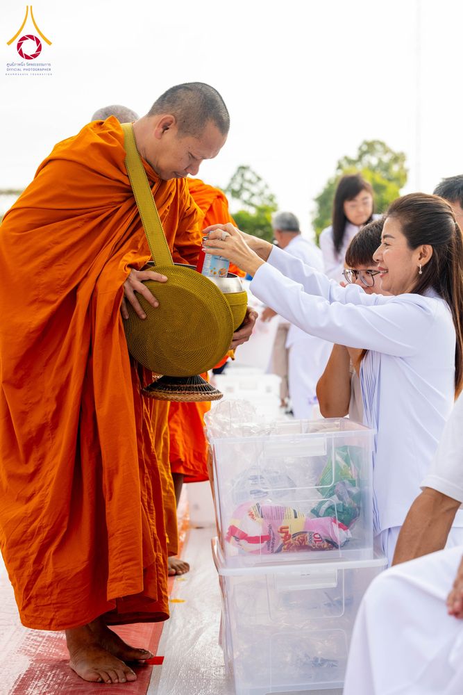 ภาพ No.310352:วันอาทิตย์ที่ 15 กุมภาพันธ์ พ.ศ. 2569 ตักบาตรพระ 1,000 รูป เมืองตรัง ปีที่ 2 ณ ลานพระบรมราชานุสาวรีย์ รัชกาลที่ 5 (หน้าศาลจังหวัดตรัง)อ.เมือง จ.ตรัง