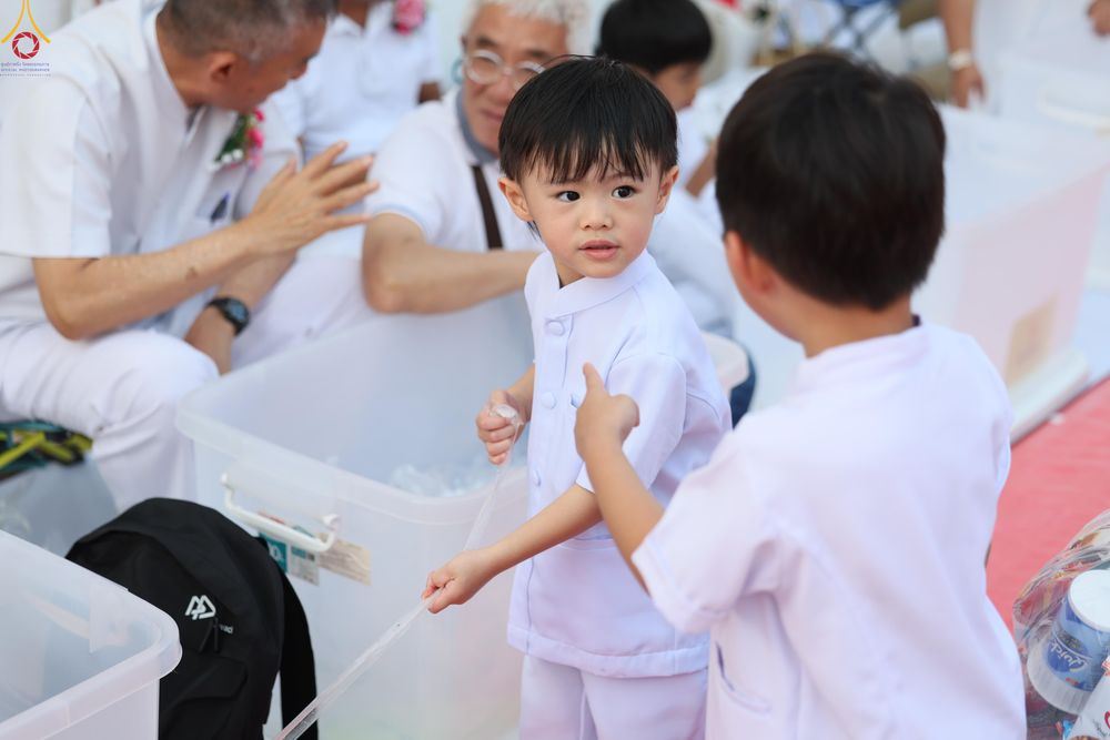 ภาพ No.297648:วันที่ 18 มกราคม พ.ศ. 2569 พิธีตักบาตรพระธรรมยาตรา ณ วัดโบสถ์บน ต.บางคูเวียง จ.นนทบุรี อนุสรณ์สถานลำดับที่ 4 สถานที่เกิดด้วยกายธรรม ในโครงการธรรมยาตรา กตัญญูบูชา มหาปูชนียาจารย์ พระมงคลเทพมุนี(สด จนฺทสโร) พระผู้ปราบมาร อนุสรณ์สถาน 7 แห่ง ปีที่ 14