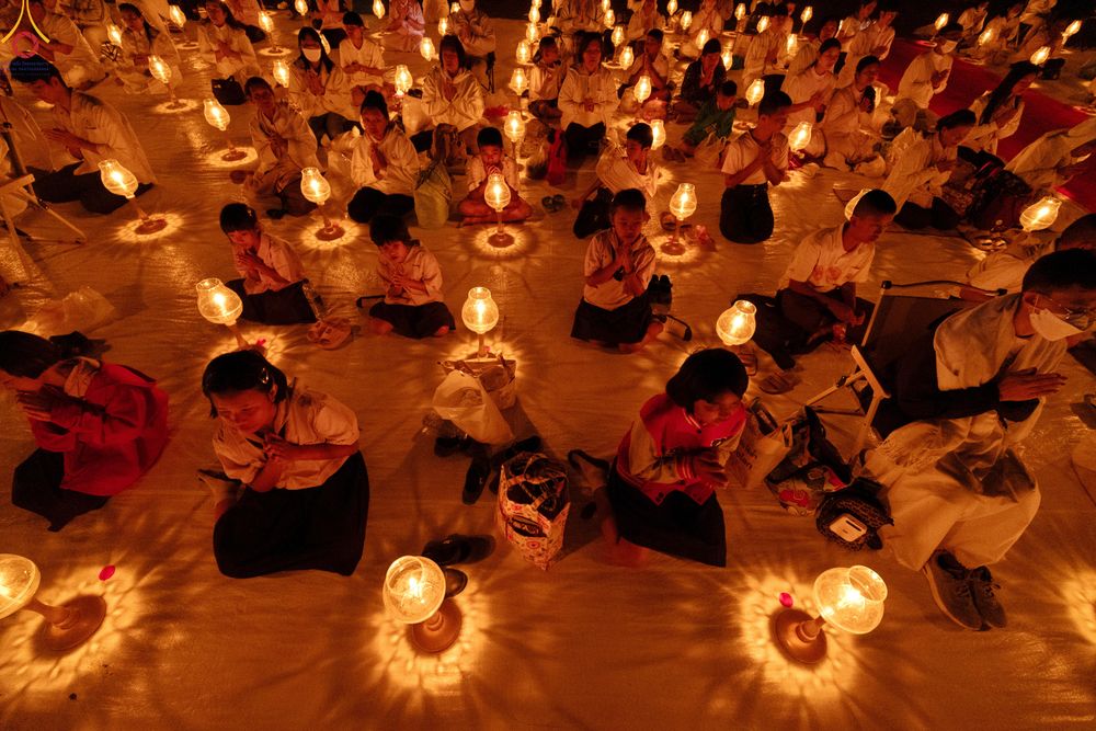 ภาพ No.292144:วันที่ 10 มกราคม พ.ศ. 2569 พิธีจุดประทีปถวายเป็นพุทธบูชา และบูชาธรรมมหาปูชนียาจารย์  ณ อนุสรณ์สถานคลองบางนางแท่น อ.สามพราน จ.นครปฐม ในโครงการธรรมยาตรา กตัญญูบูชา มหาปูชนียาจารย์ พระมงคลเทพมุนี(สด จนฺทสโร) พระผู้ปราบมาร อนุสรณ์สถาน 7 แห่ง ปีที่ 14