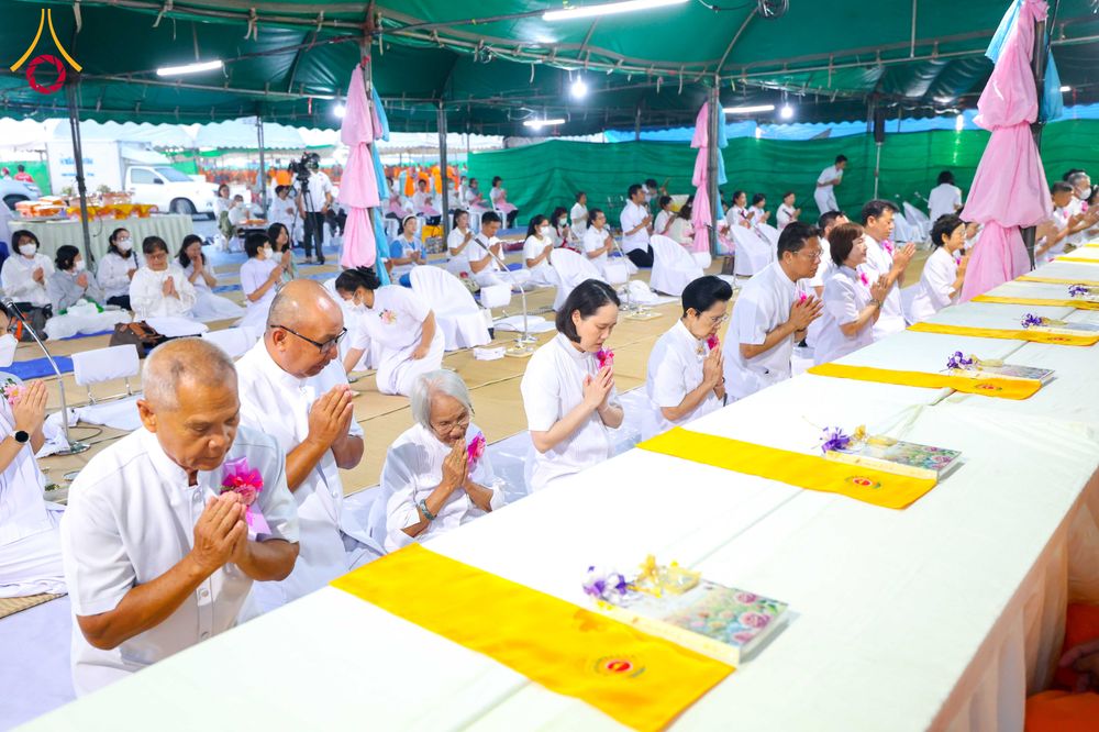 ภาพ No.299184:วันที่ 21 มกราคม พ.ศ. 2569 พิธีถวายภัตตาหารเป็นสังฆทาน แด่พระธรรมยาตรา ณ อนุสรณ์สถานบางปลา วัดบางปลา อำเภอบางเลน จังหวัดนครปฐม ในโครงการธรรมยาตรา กตัญญูบูชา มหาปูชนียาจารย์ พระมงคลเทพมุนี(สด จนฺทสโร) พระผู้ปราบมาร อนุสรณ์สถาน 7 แห่ง ปีที่ 14