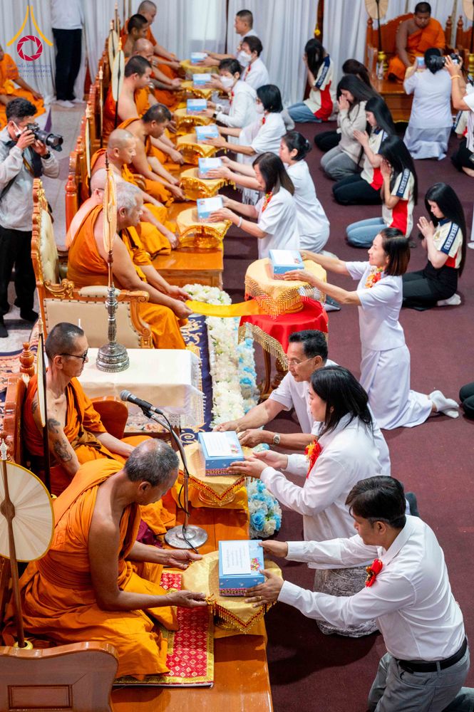 ภาพ No.304434:วันที่ 27 มกราคม พ.ศ. 2569 พิธีทอดผ้าป่าทำนุบำรุงศาสนสถาน ณ วัดบางไผ่นารถ ต.บางไทรป่า อ.บางเลน จ.นครปฐม ในโครงการธรรมยาตรา กตัญญูบูชา มหาปูชนียาจารย์ พระมงคลเทพมุนี(สด จนฺทสโร) พระผู้ปราบมาร อนุสรณ์สถาน 7 แห่ง ปีที่ 14