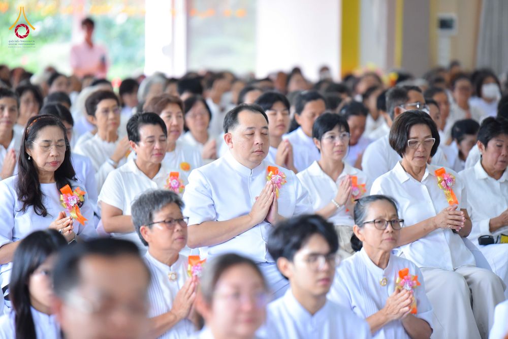 ภาพ No.346588:วันอาทิตย์ที่ 30 สิงหาคม พ.ศ.2569 พิธีทอดผ้าป่า สวดธรรมจักรกัปปวัตนสูตรกลั่นแผ่นดินโปรยรัตนชาติ  สถาปนาองค์พระเจดีย์เพื่อสร้างสันติภาพโลก  ณ ศูนย์ปฏิบัติธรรมพนมสารคาม (เพชรตะวัน) จังหวัดฉะเชิงเทรา