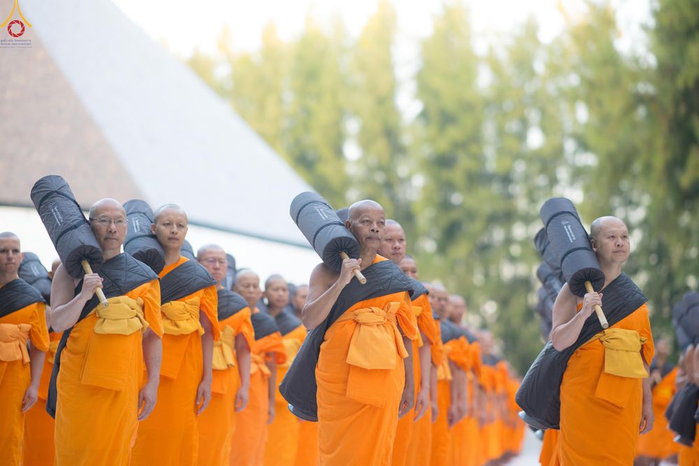 ภาพ No.288471:วันที่ 4 มกราคม พ.ศ. 2569 พระธรรมยาตราปฏิบัติธรรม และถ่ายภาพหมู่ประวัติศาสตร์ ในโครงการธรรมยาตรา กตัญญูบูชา มหาปูชนียาจารย์ พระมงคลเทพมุนี(สด จนฺทสโร) พระผู้ปราบมาร อนุสรณ์สถาน 7 แห่ง ปีที่ 14 ณ อนุสรณ์สถานมหาวิหารพระมงคลเทพมุนี (โลตัสแลนด์) อ.สองพี่น้อง