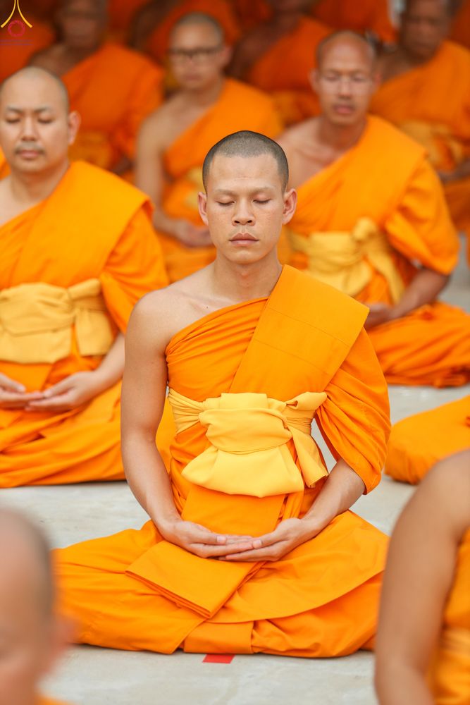 ภาพ No.300002:วันที่ 22 มกราคม พ.ศ.2569 พระธรรมยาตราปฏิบัติธรรม และถ่ายภาพหมู่ประวัติศาสตร์ ณ อาคารธรรมยาตรา กตัญญูบูชามหาปูชนียาจารย์  ตรงข้ามวัดปากน้ำภาษีเจริญ จ.กรุงเทพมหานคร ในโครงการธรรมยาตรา กตัญญูบูชา มหาปูชนียาจารย์ พระมงคลเทพมุนี(สด จนฺทสโร) พระผู้ปราบมาร อนุ