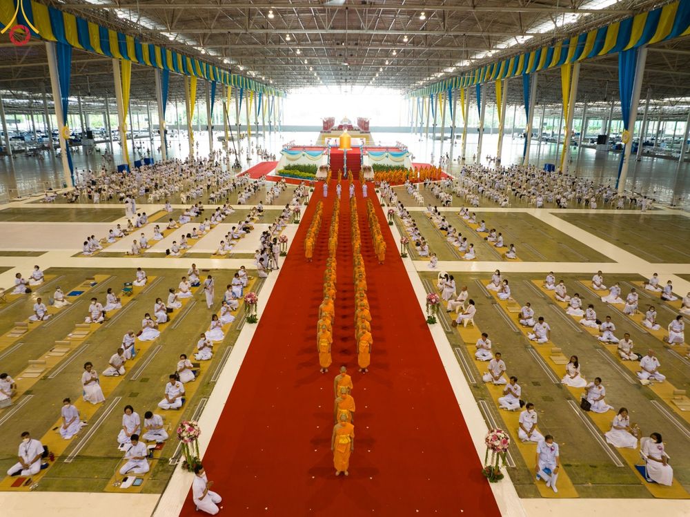 ภาพ No.88125:พิธีมุทิตาสักการะ เปรียญธรรม 9,6,3 และบาลีศึกษา 6,3  พิธีมอบดวงแก้วสามเณรทรงบาลีไวยากรณ์ วันอาทิตย์ 17 กันยายน พ.ศ. 2566 ณ สภาธรรมกายสากล วัดพระธรรมกาย