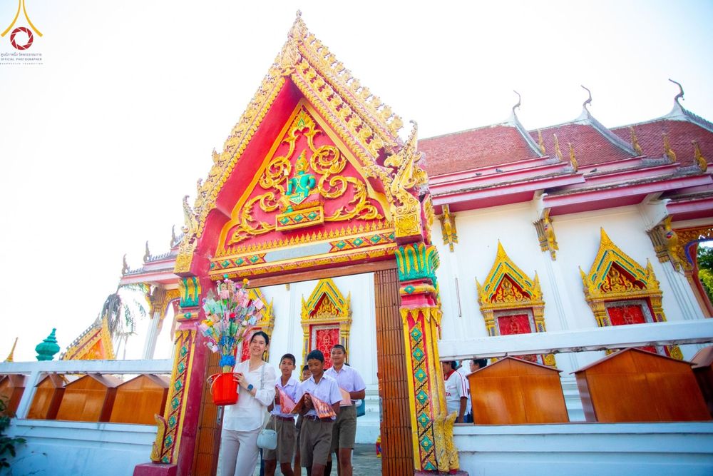 ภาพ No.189299:พิธีทอดผ้าป่าทำนุบำรุงศาสนสถาน ในโครงการธรรมยาตรา กตัญญูบูชา มหาปูชนียาจารย์ พระมงคลเทพมุนี(สด จนฺทสโร) พระผู้ปราบมาร อนุสรณ์สถาน 7 แห่ง ปีที่ 13 ณ วัดใหม่นพรัตน์  ต.เนินพระปรางค์ อ.สองพี่น้อง จ.สุพรรณบุรี วันที่ 5 มกราคม พ.ศ. 2568