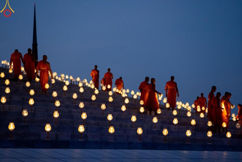 ภาพ No.154798:พิธีจุดประทีป, พิธีฉลองชัยสวดมนต์บทธัมมจักกัปปวัตนสูตร ณ มหารัตนวิหารคด วัดพระธรรมกาย วันอังคารที่ 17 กันยายน พ.ศ. 2567