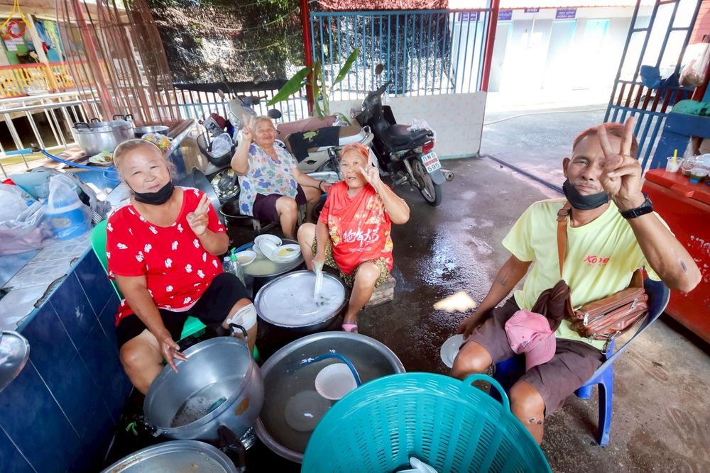 ภาพ No.262587:วันที่ 21 ตุลาคม พ.ศ. 2568 พิธีทอดกฐินสามัคคีทั่วไทย 30,000 วัด โดยคณะศิษยานุศิษย์ บูชาธรรม 81 ปี หลวงพ่อธัมมชโย ณ วัดกงไกรลาศ ต.กง อ.กงไกรลาศ จ.สุโขทัย