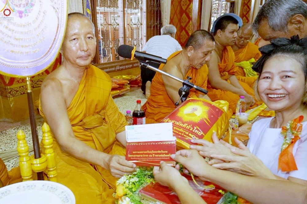 ภาพ No.272393:วันที่ 1 พฤศจิกายน พ.ศ. 2568 พิธีทอดกฐินสามัคคีทั่วไทย ณ วัดสุขวนาราม ต.ดอนรวก  อ.ดอนตูม จ.นครปฐม โดยคณะศิษยานุศิษย์ บูชาธรรม 81 ปี หลวงพ่อธัมมชโย