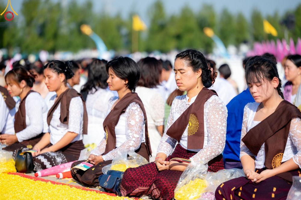 ภาพ No.198122:พิธีต้อนรับพระธรรมยาตรา ณ อนุสรณ์สถานลำดับที่ 5 สถานที่เผยแผ่วิชชาธรรมกายครั้งแรก อนุสรณ์สถานบางปลา วัดบางปลา อำเภอบางเลน จังหวัดนครปฐม ในโครงการธรรมยาตรา กตัญญูบูชา มหาปูชนียาจารย์ พระมงคลเทพมุนี(สด จนฺทสโร) พระผู้ปราบมาร ปีที่ 13 วัน 19 มกราคม พ.ศ.2568