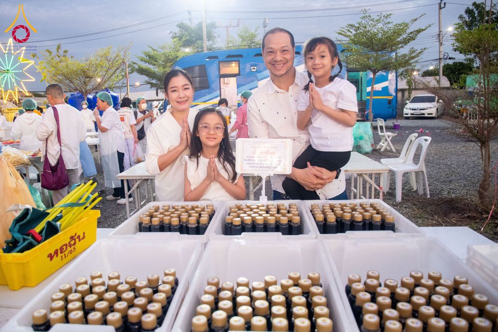 ภาพ No.195866:พิธีถวายภัตตาหารเป็นสังฆทาน แด่พระธรรมยาตรา ณ วัดโบสถ์(บน) ตำบลบางคูเวียง อำเภอบางกรวย จังหวัดนนทบุรี ในโครงการธรรมยาตรา กตัญญูบูชา มหาปูชนียาจารย์ พระมงคลเทพมุนี(สด จนฺทสโร) พระผู้ปราบมาร อนุสรณ์สถาน 7 แห่ง ปีที่ 13 วันที่ 16 มกราคม พ.ศ. 2568