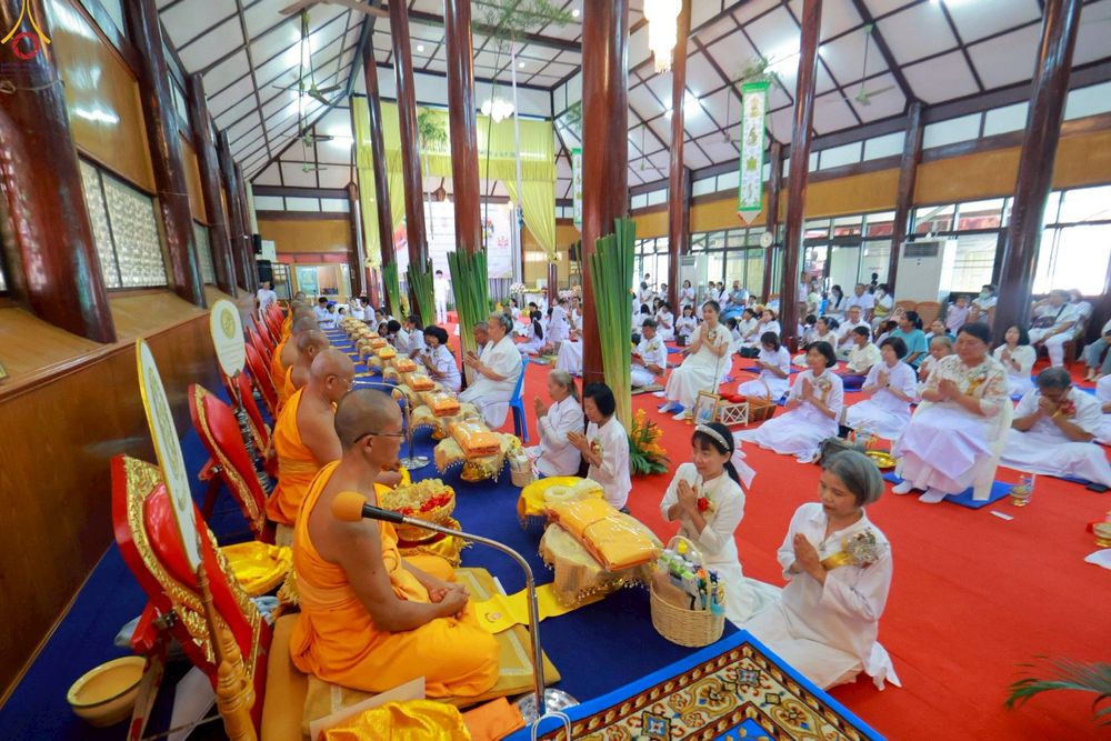 ภาพ No.254445:วันที่ 11 ตุลาคม พ.ศ. 2568 พิธีทอดกฐินสามัคคีทั่วไทย 30,000 วัด โดยคณะศิษยานุศิษย์ บูชาธรรม 81 ปี หลวงพ่อธัมมชโย ณ วัดกลางธนรินทร์ อ.พรหมบุรี จ.สิงห์บุรี