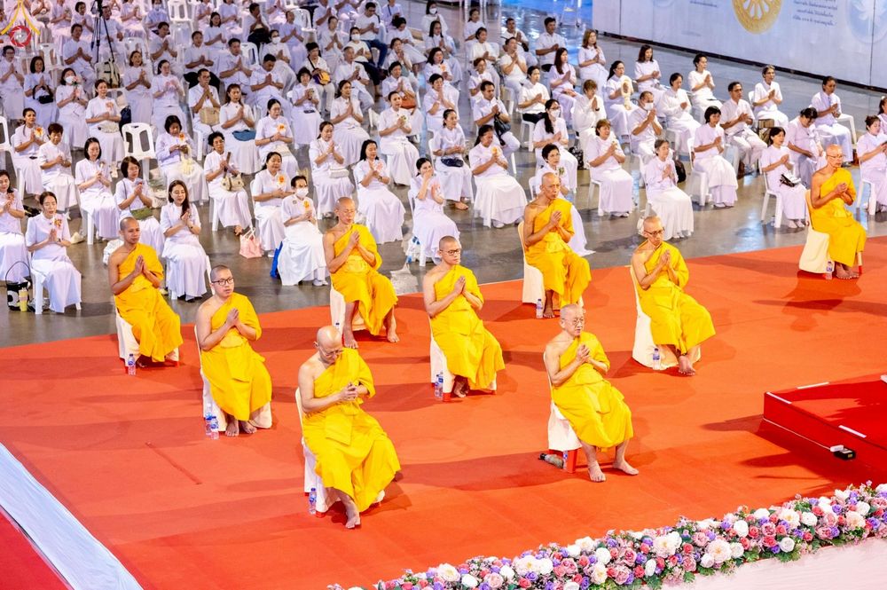 ภาพ No.244392:วันที่ 7 กันยายน พ.ศ. 2568 พิธีฉลองชัยสวดมนต์บทธัมมจักกัปปวัตตนสูตร 7,681,108,108 จบ ณ มหารัตนวิหารคด วัดพระธรรมกาย