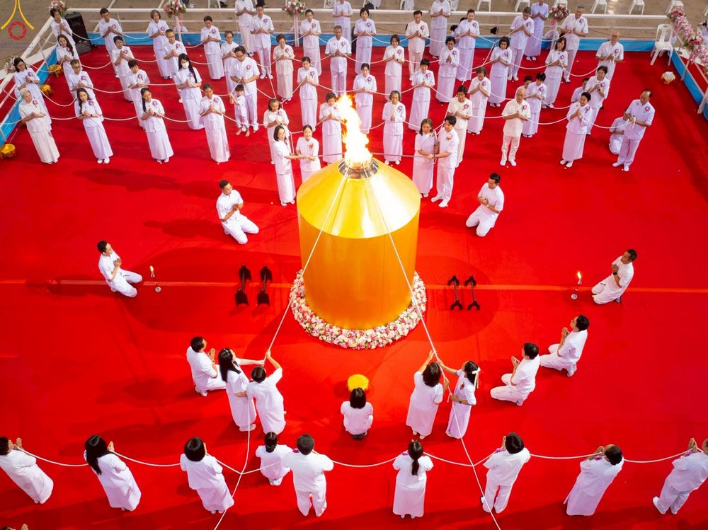 ภาพ No.249431:วันที่ 28 กันยายน พ.ศ. 2568 พิธีจุดเทียนใจ ไฟนิรันด์ อนันตชัย ณ สภาธรรมกายสากล วัดพระธรรมกาย