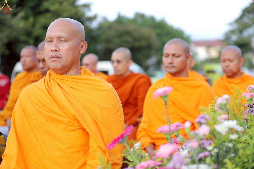 ภาพ No.235138:วันอาทิตย์ที่ 27 กรกฎาคม พ.ศ. 2568 พิธีตักบาตรพระ1,000 รูป ทำบุญเมืองพัทลุง ประธานสงฆ์ พระปริยัติวชิโรดม  เจ้าคณะจังหวัดพัทลุง ประธานฆราวาส นายรัฐศาสตร์ ชิดชู  ผู้ว่าราชการจังหวัดพัทลุง