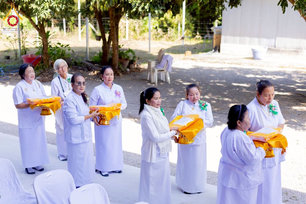 ภาพ No.274617:วันอาทิตย์ที่ 23 พฤศจิกายน พ.ศ. 2568 พิธีทอดผ้าป่าสามัคคี เพื่อระดมทุนสร้างกุฏิที่พักสามเณร ณ ศูนย์ปฏิบัติธรรมสวนผึ้ง จ.ราชบุรี