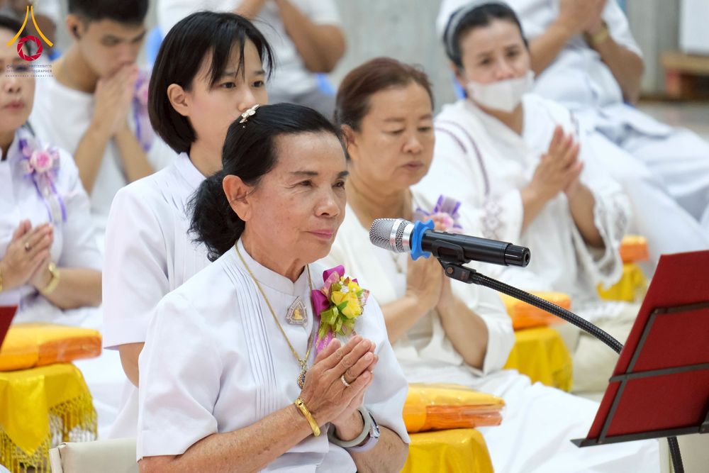 ภาพ No.277915:พิธีตัดปอยผมและปลงผมนาคธรรมทายาท พิธีขอขมาผู้ปกครอง ณ ศูนย์อบรมเยาวชนนครปฐม จ.นครปฐม และพิธีมอบบาตร ผ้าไตร นาคธรรมทายาท พิธีบรรพชา อุปสมบทหมู่ ณ วัดลาดหญ้าไทร จ.นครปฐม