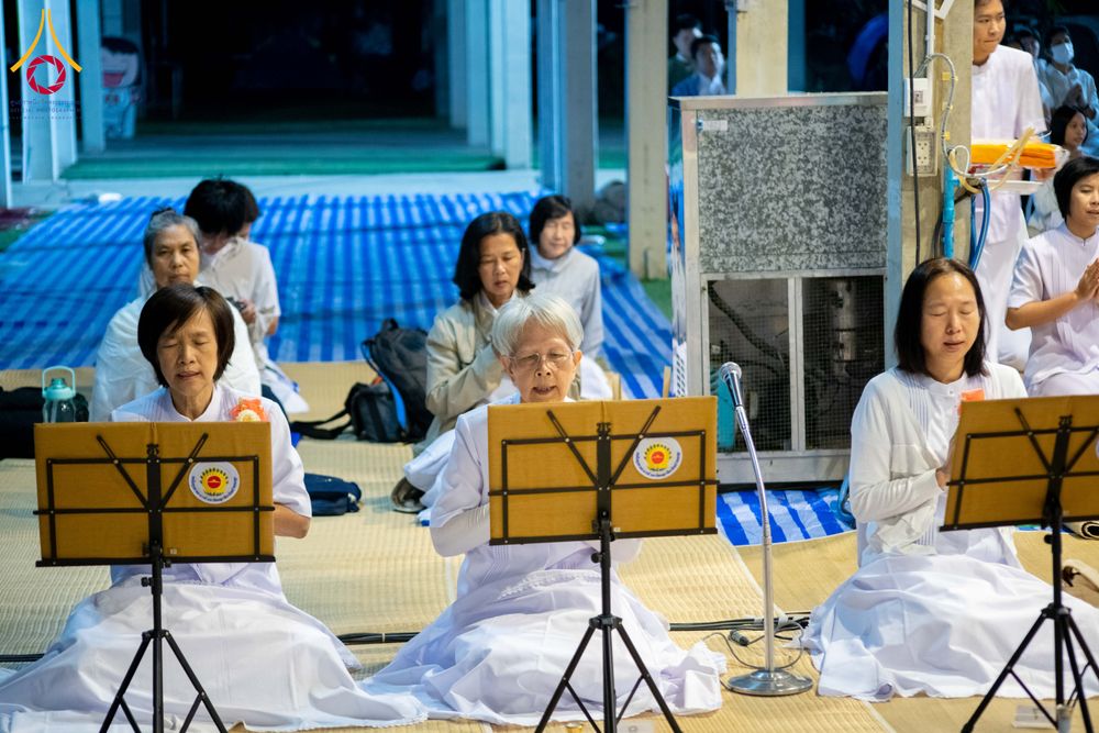 ภาพ No.288825:วันที่ 6 มกราคม พ.ศ. 2569 พิธีถวายภัตตาหารเป็นสังฆทาน แด่พระธรรมยาตรา ในโครงการธรรมยาตรา กตัญญูบูชา มหาปูชนียาจารย์ พระมงคลเทพมุนี(สด จนฺทสโร) พระผู้ปราบมาร อนุสรณ์สถาน 7 แห่ง ปีที่ 14 ณ อนุสรณ์สถานมหาวิหารพระมงคลเทพมุนี (โลตัสแลนด์) อ.สองพี่น้อง จ.สุพรร