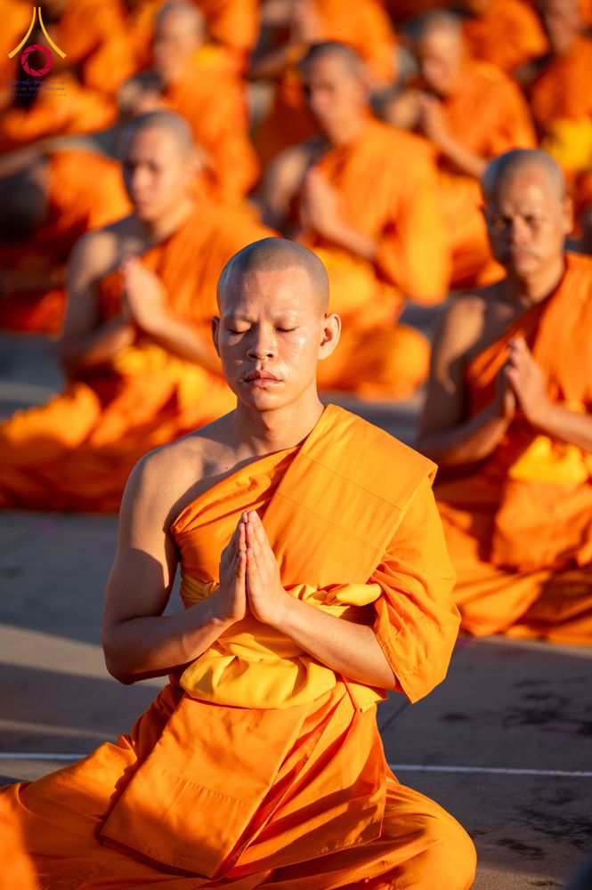 ภาพ No.285294:วันจันทร์ที่ 15 ธันวาคม พ.ศ.2568  บันทึกภาพหมู่ประวัติศาสตร์ โครงการบรรพชาอุปสมบทหมู่  รุ่นบูชาธรรมมหาปูชนียาจารย์ ประจำปี 2568 ณ ลานธรรมมหาธรรมกายเจดีย์ วัดพระธรรมกาย