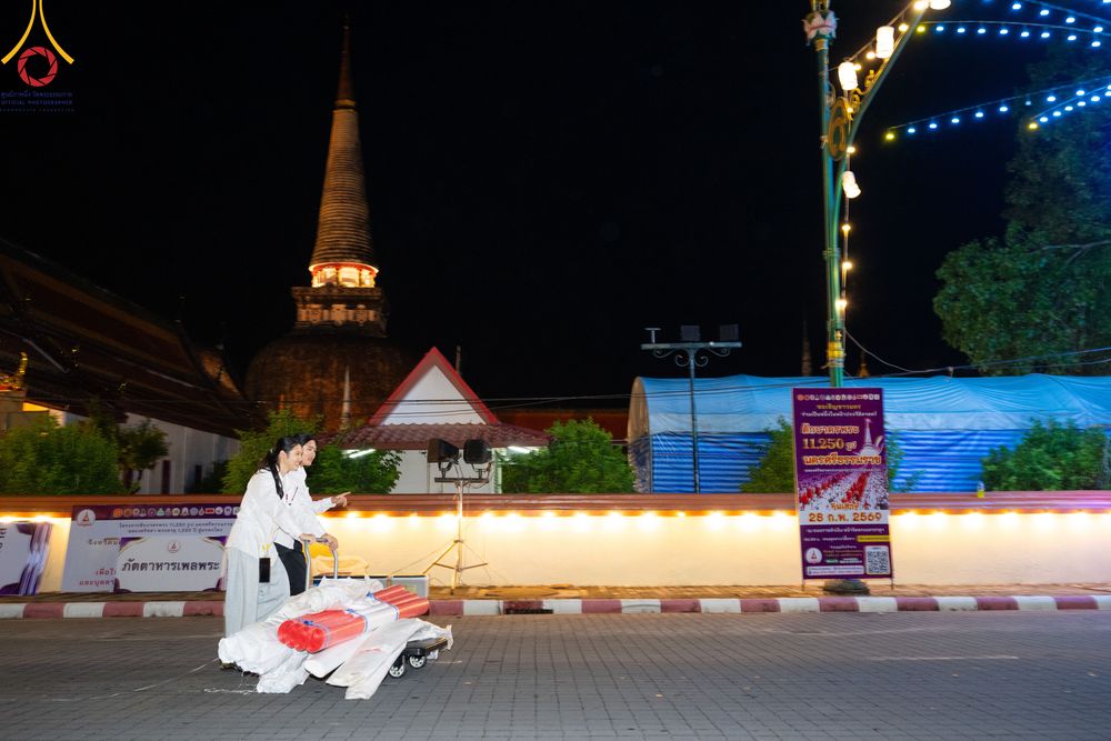 ภาพ No.311125:วันเสาร์ที่ 28 กุมภาพันธ์ พ.ศ. 2569 พิธีตักบาตรพระมหากุศล 11,250 รูป เฉลิมฉลอง 1,250 ปีศรีธรรมราชเจดีย์ สู่มรดกโลก ณ ถนนราชดำเนิน บริเวณหน้าวัดพระมหาธาตุวรมหาวิหาร อ.เมือง จ.นครศรีธรรมราช