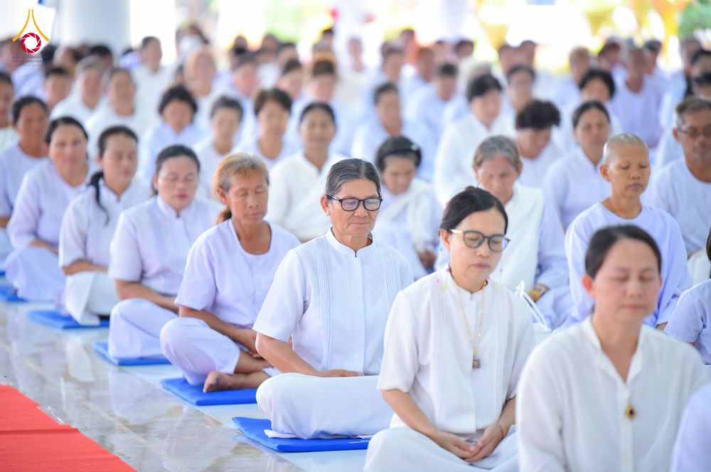 ภาพ No.327131:วันศุกร์ที่ 1 พฤษภาคม พ.ศ.2569 พิธีทอดผ้าป่า โปรยรัตนชาติ ตอกเสาเข็มมงคลต้นแรก สถาปนา “องค์พระเจดีย์เพื่อสร้างสันติภาพโลก” (แห่งแรกของภาคอีสาน) ณ ธุดงคสถานอำนาจเจริญ  อ.เมือง จ.อำนาจเจริญ