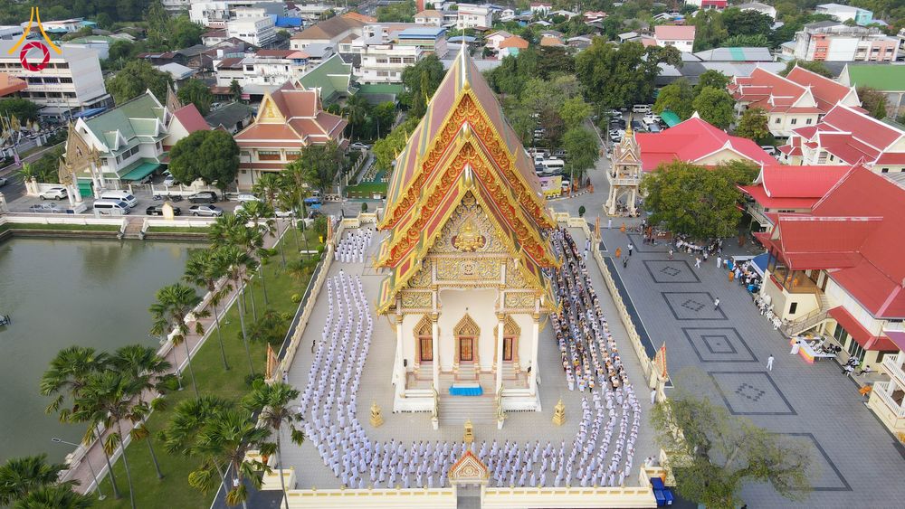 ภาพ No.278556:วันอาทิตย์ที่ 14 ธันวาคม พ.ศ.2568  พิธีเวียนประทักษิณ พิธีวันทาสีมาพระประธาน โครงการบวชบูชาธรรมมหาปูชนียาจารย์ ของศูนย์ปฏิบัติธรรมบุรีรัมย์ ณ วัดกลาง พระอารามหลวง จังหวัดบุรีรัมย์