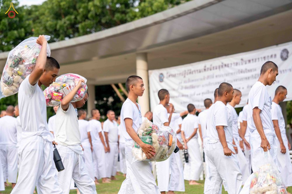 ภาพ No.341040:วันที่ 26 กรกฎาคม พ.ศ. 2569 โครงการพัฒนาคุณธรรม จริยธรรม สำหรับนักเรียนนายสิบตำรวจ (นสต.) รุ่นที่ 17 ศูนย์ฝึกอบรมตำรวจภูธรภาค 1 ได้จัดกิจกรรม ตักบาตรเพื่อน้อมอุทิศถวายเพื่อเป็นพระราชกุศลฯ  และปฏิบัติธรรม ติวธรรมมะ ณ ศูนย์ปฏิบัติธรรมเวิล์ดพีช วัลเล่ย์ (Wo