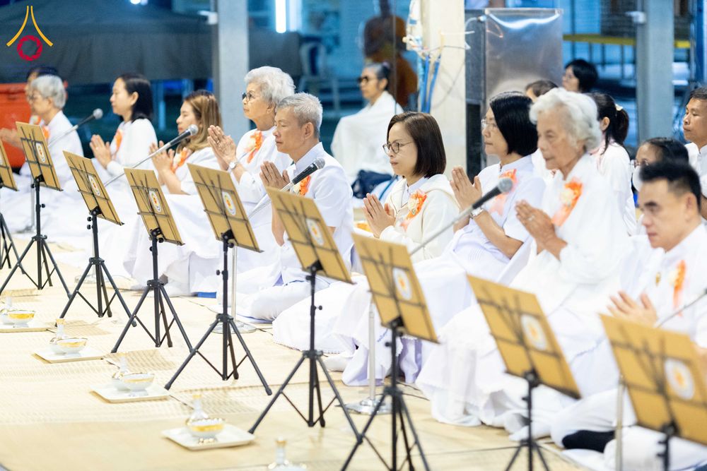 ภาพ No.288833:วันที่ 6 มกราคม พ.ศ. 2569 พิธีถวายภัตตาหารเป็นสังฆทาน แด่พระธรรมยาตรา ในโครงการธรรมยาตรา กตัญญูบูชา มหาปูชนียาจารย์ พระมงคลเทพมุนี(สด จนฺทสโร) พระผู้ปราบมาร อนุสรณ์สถาน 7 แห่ง ปีที่ 14 ณ อนุสรณ์สถานมหาวิหารพระมงคลเทพมุนี (โลตัสแลนด์) อ.สองพี่น้อง จ.สุพรร