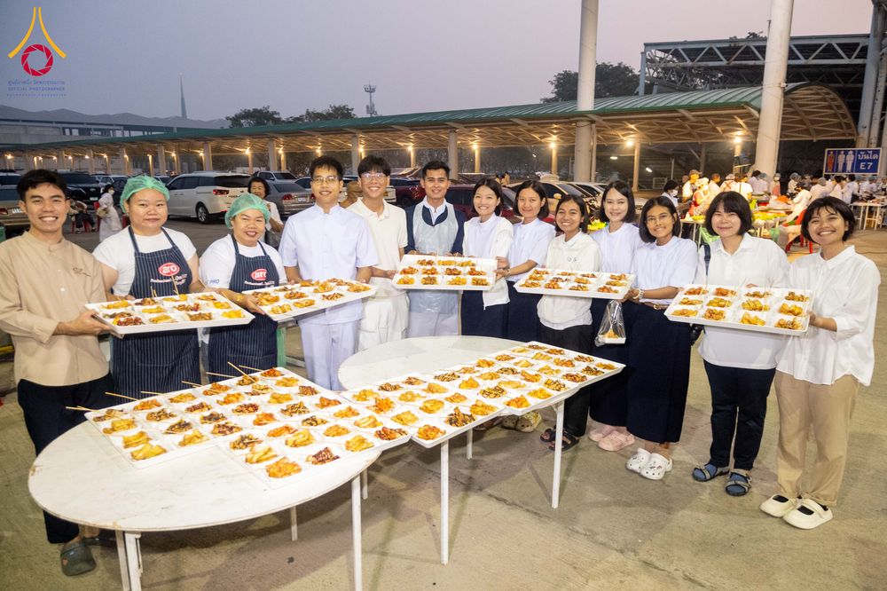 ภาพ No.306831:วันที่ 31 มกราคม พ.ศ. 2569 พิธีถวายภัตตาหารเป็นสังฆทาน แด่พระธรรมยาตรา ณ วัดพระธรรมกาย  จังหวัดปทุมธานี ในโครงการธรรมยาตรา กตัญญูบูชา มหาปูชนียาจารย์ พระมงคลเทพมุนี(สด จนฺทสโร) พระผู้ปราบมาร อนุสรณ์สถาน 7 แห่ง ปีที่ 14