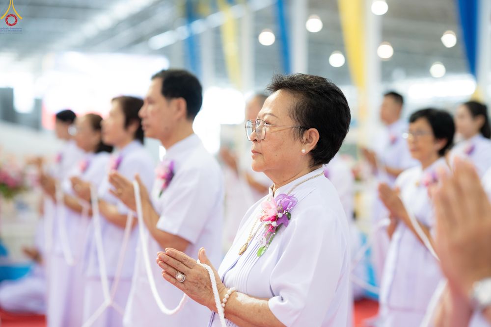 ภาพ No.286389:วันอาทิตย์ที่ 13 กรกฎาคม พ.ศ.2568 พิธีปฎิบัติธรรม และพิธีจุดเทียนใจ ไฟนิรันดร์ อนันตชัย ณ สภาธรรมกายสากล วัดพระธรรมกาย