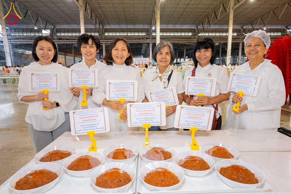 ภาพ No.305499:วันที่ 29 มกราคม พ.ศ. 2569 พิธีถวายภัตตาหารเป็นสังฆทาน แด่พระธรรมยาตรา ณ วัดพระธรรมกาย  จังหวัดปทุมธานี ในโครงการธรรมยาตรา กตัญญูบูชา มหาปูชนียาจารย์ พระมงคลเทพมุนี(สด จนฺทสโร) พระผู้ปราบมาร อนุสรณ์สถาน 7 แห่ง ปีที่ 14