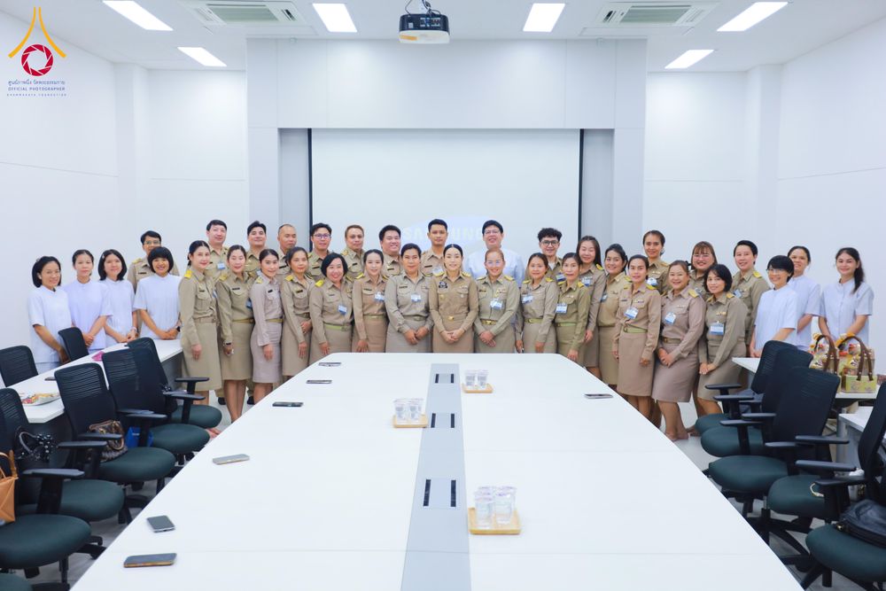 ภาพ No.311471:วันจันทร์ที่ 23 กุมภาพันธ์ พ.ศ. 2569 เปิดโลกทัศน์ผู้บริหารสถานศึกษายุคใหม่ เรียนรู้ต้นแบบการพัฒนาคนผ่านพลัง “บวร–V-Star” ผู้เข้ารับการพัฒนาตามโครงการ สพฐ. ศึกษาดูงานวัดพระธรรมกาย เสริมภาวะผู้นำคุณธรรมสู่การบริหารโรงเรียนอย่างยั่งยืน ณ อาคาร 100 ปี คุณยาย