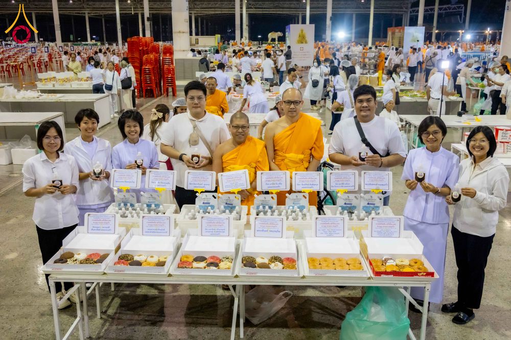 ภาพ No.305472:วันที่ 29 มกราคม พ.ศ. 2569 พิธีถวายภัตตาหารเป็นสังฆทาน แด่พระธรรมยาตรา ณ วัดพระธรรมกาย  จังหวัดปทุมธานี ในโครงการธรรมยาตรา กตัญญูบูชา มหาปูชนียาจารย์ พระมงคลเทพมุนี(สด จนฺทสโร) พระผู้ปราบมาร อนุสรณ์สถาน 7 แห่ง ปีที่ 14