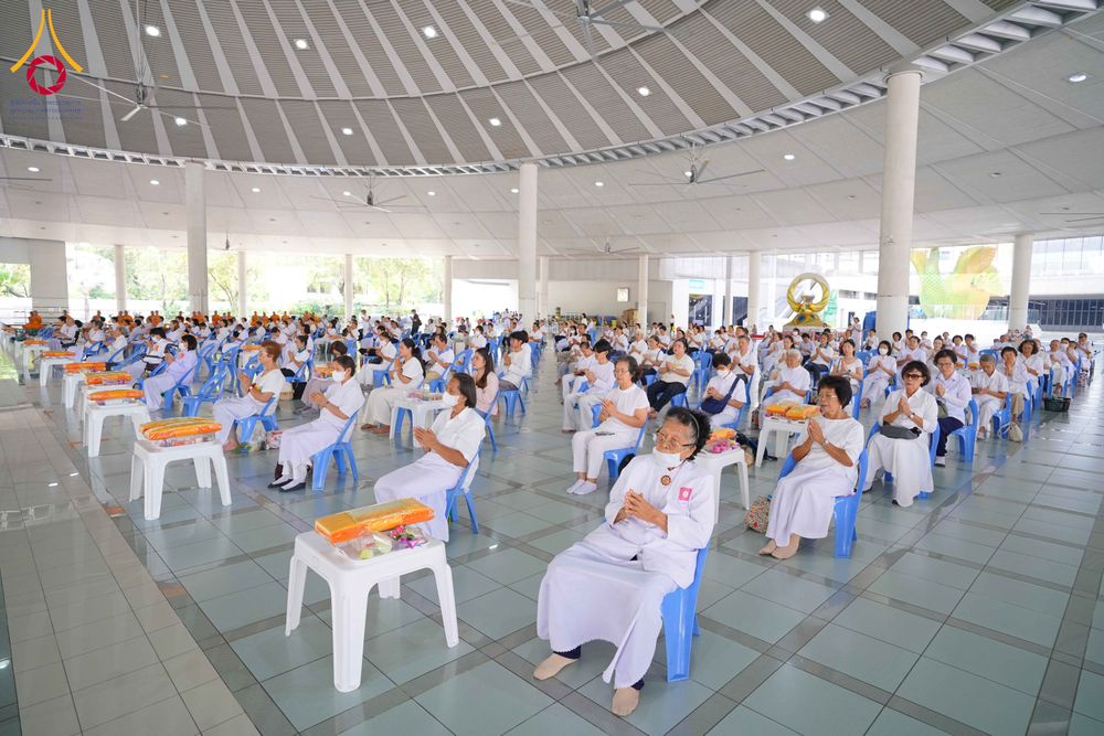 ภาพ No.322837:วันที่ 18 เมษายน พ.ศ. 2569 พิธีถวายภัตตาหารเมนูสวรรค์ เพื่อการบรรลุธรรม ณ หอฉันคุณยายอาจารย์ฯ วัดพระธรรมกาย