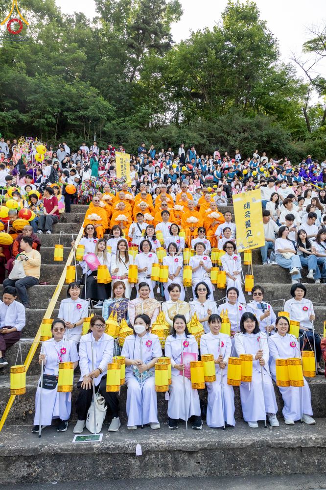 ภาพ No.81086:Lotus Lantern Festival 2023  เทศกาลโคมดอกบัว เนื่องในวันวิสาขบูชา   ของชาวพุทธทุกชาติ ทุกนิกาย ในสาธารณรัฐเกาหลีใต้ วันที่ 20-21 พฤษภาคม พ.ศ. 2566