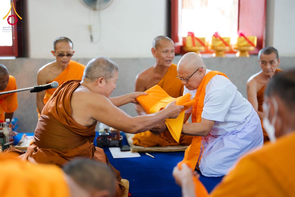 ภาพ No.341357:วันอาทิตย์ที่ 26 กรกฎาคม พ.ศ. 2569 ​โครงการอุปสมบทหมู่บูชาธรรมมหาปูชนียาจารย์ รุ่นที่ ๑ วัดกลางธนรินทร์ ต.บ้านแป้ง อ.พรหมบุรี จ.สิงห์บุรี