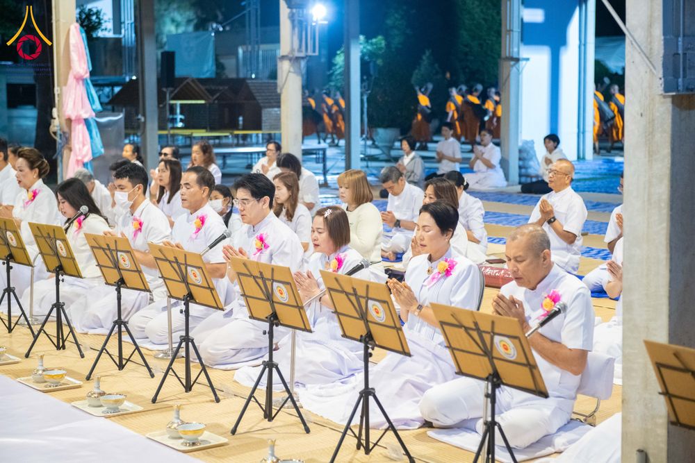 ภาพ No.288058:วันที่ 4 มกราคม พ.ศ. 2569 พิธีถวายภัตตาหารเป็นสังฆทาน แด่พระธรรมยาตรา ในโครงการธรรมยาตรา กตัญญูบูชา มหาปูชนียาจารย์ พระมงคลเทพมุนี(สด จนฺทสโร) พระผู้ปราบมาร อนุสรณ์สถาน 7 แห่ง ปีที่ 14 ณ อนุสรณ์สถานมหาวิหารพระมงคลเทพมุนี (โลตัสแลนด์) อ.สองพี่น้อง จ.สุพรร