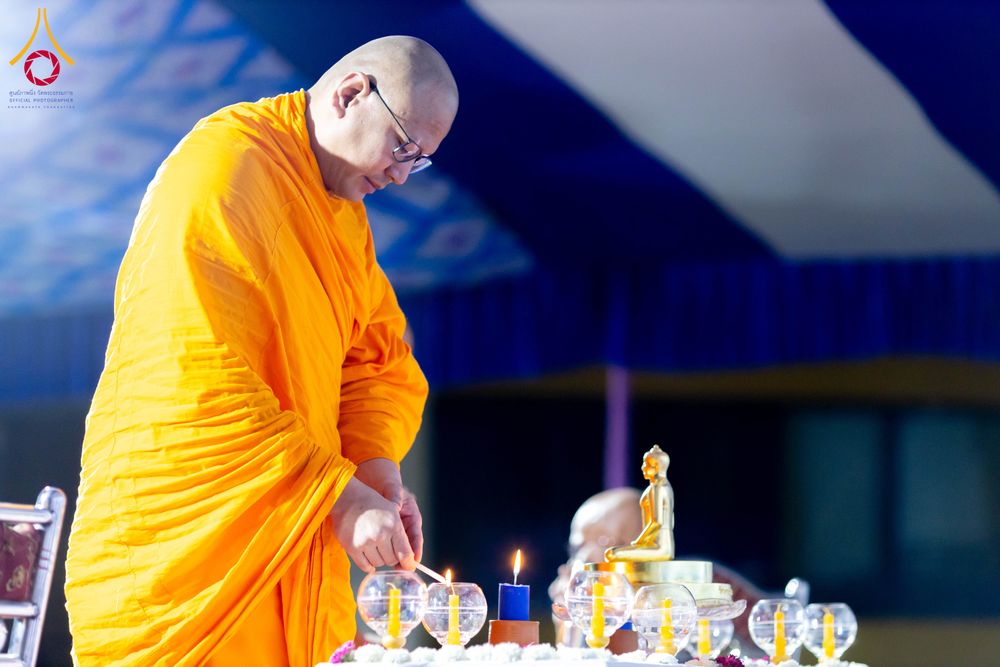 ภาพ No.283785:วันที่ 6-7 ธันวาคม พ.ศ. 2568  พิธีรับมอบหนังสือแสดงเจตจำนงถวายสิทธิครอบครองและใช้ประโยชน์วัดสันติวัน เมืองนาคปูร์  พิธีจุดโคมประทีปถวายเป็นพุทธบูชา และอุทิศบุญกุศลแด่ ดร.บี.อาร์. อัมเบดการ์  พิธีบูชาข้าวพระถ่ายทอดสดจากประเทศไทย