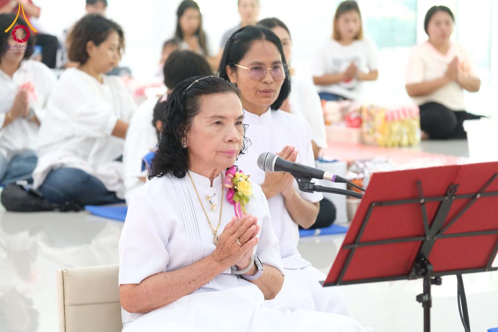 ภาพ No.320894:วันเสาร์ที่ 11 เมษายน พ.ศ.2569 พิธีตักบาตรฉลองสามเณรใหม่ ณ ศูนย์อบรมเยาวชนนครปฐม