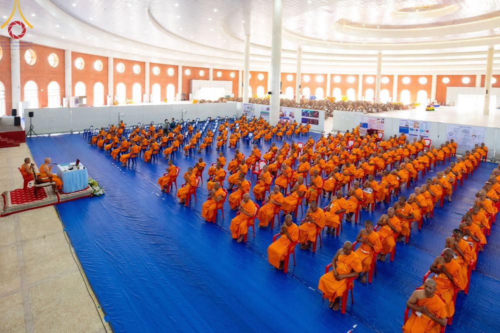 ภาพ No.315212:​วันอาทิตย์ที่ 22 มีนาคม พ.ศ.2569 สามเณรธรรมทายาทเนปาล 500 รูป ฟังธรรม สวดมนต์ ปฏิบัติธรรมร่วมกัน  ณ International Assembly and Meditation Hall Lumbini